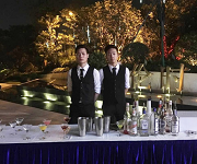 【2017年海倫時(shí)光VIP客戶(hù)尊享晚宴】邀請(qǐng)花式調(diào)酒演出嘉賓