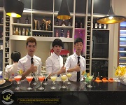 南沙萬達廣場【維意定制家具】黃金周活動、邀請展翅調酒師團隊作為演出嘉賓