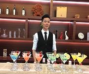 紅旗新車發(fā)布會調(diào)酒學(xué)員活動實(shí)踐