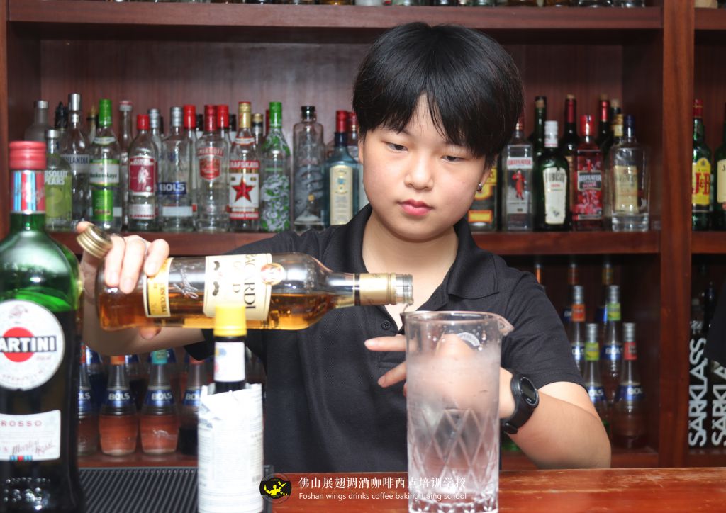 女生學調酒怎么樣？好嗎？